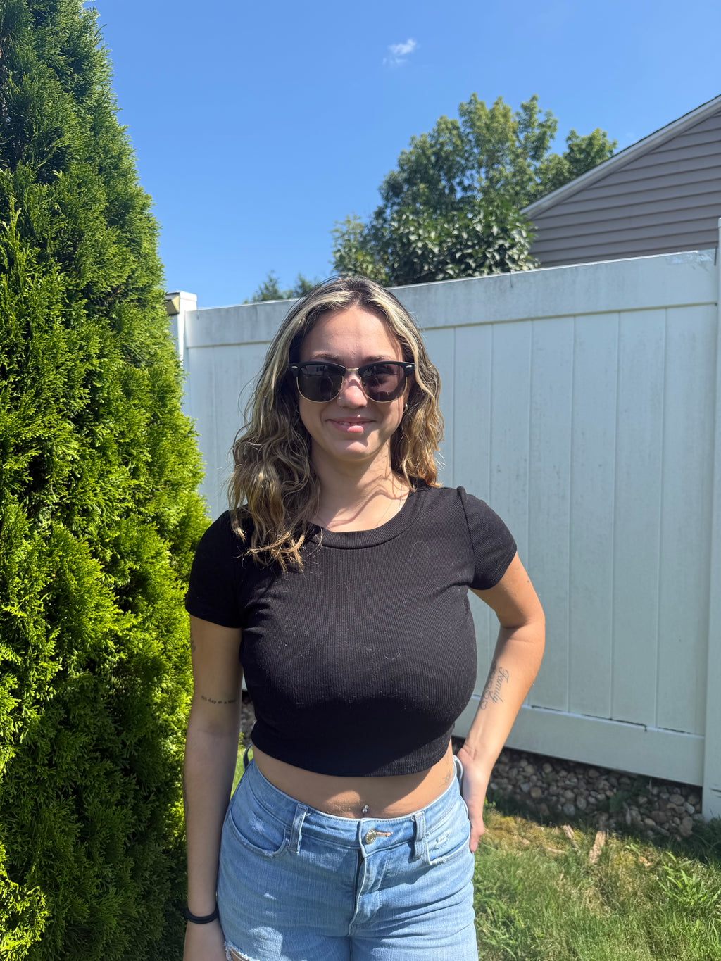 Metanoia Rise UV400 Sunglasses – Black & Gold Accent